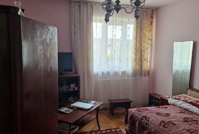 De Vanzare Apartament 3 camere et 4 zona centrala Suceava De Vanzare Apartament 3 camere et 4 zona centrala Suceava - 3