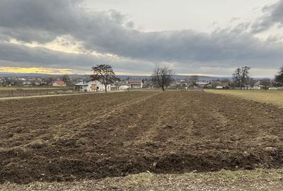 Teren de 2700 mp, în Exterior Vest - 3