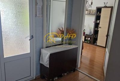 Apartament cu 3 camere decomandat, mobilat în Târgu Cucu - 6