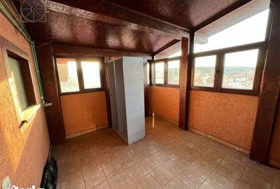 Casă cu 7 camere cu Teren 300 Mp în Găneasa - 3