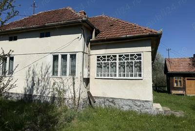 Casă cu 6 camere în Toplița - 3