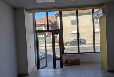 Spațiu comercial, de 65 mp, în Central - 5