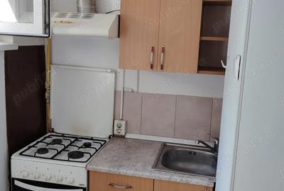 Inchiriez garsonieara Pia?a Re?i?a - 5