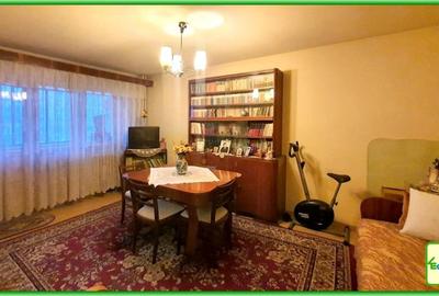 Apartament cu 4 camere decomandat în Republicii - 2