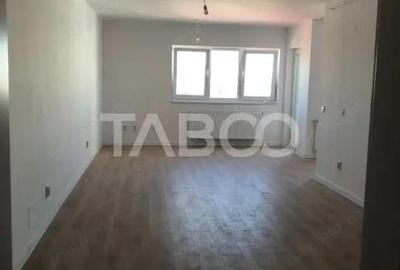 Apartament cu 3 camere decomandat în Central - 1