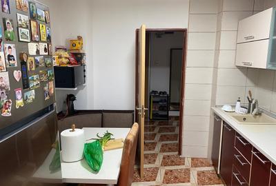 Apartament cu 3 camere semidecomandat în Titan - 5