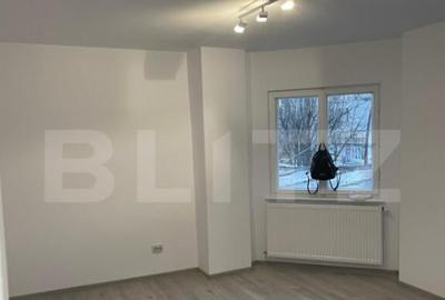 APARTAMENT 3 CAMERE DECOMANDAT IN ZONA DEOSEBITA CU VEDERE S - 1