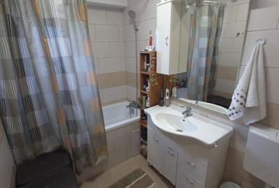 Apartament cu 3 camere decomandat în Tăuți - 2
