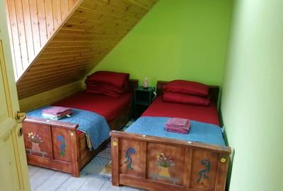 Casa De Vanzare cu parter, mansarda, beci boltit tip crama ?i ?ura amenajata foarte spa?ioasa - 10