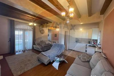 Casă cu 4 camere cu Teren 328 Mp în Golești - 1