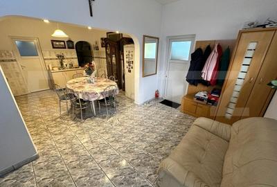Apartament , cu curte  , 97mp , zona centrala - 5