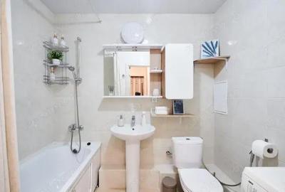 Garsonieră decomandată în Eroii Revoluției - 1