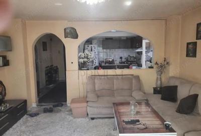 Apartament cu 3 camere decomandat în Girocului - 1