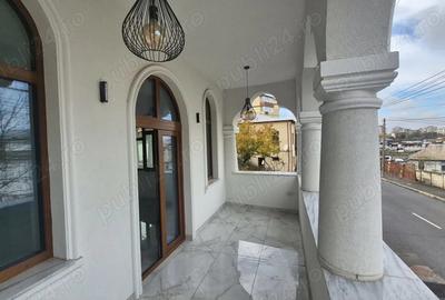 Spațiu comercial, de 250 mp, în Central