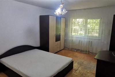 Apartament cu 3 camere decomandat în Nicolina - 4