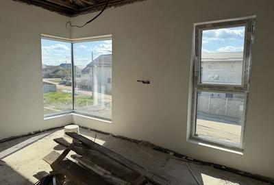 Casă cu 4 camere în Central