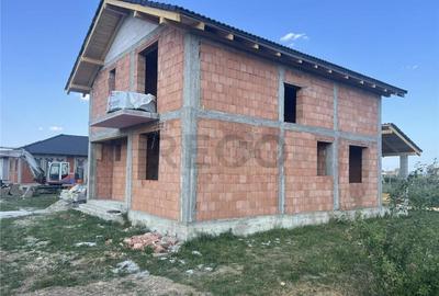 RECO, Casa la rosu in Cihei, Bihor - 1