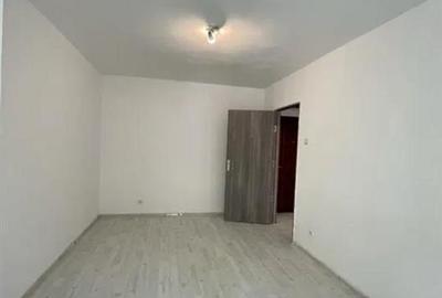 Apartament 2 camere decomandat, Podu Ros - etaj 1 - 2