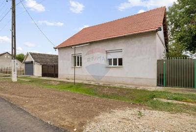 Casă cu 3 camere cu Garaj în Țipar - 13