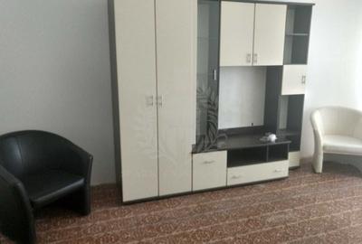 Apartament cu 2 camere decomandat în B-dul București