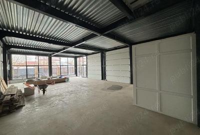 Spațiu comercial, de 135 mp, în Central - 4