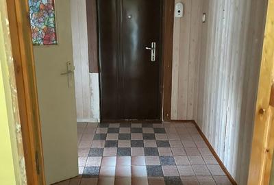 Apartament cu 2 camere semidecomandat în Micro 3 - 8