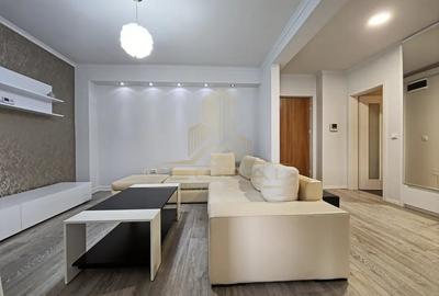 Apartament cu 3 camere semidecomandat, mobilat în Între Lacuri