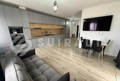 Apartament cu 3 camere semidecomandat în Florești