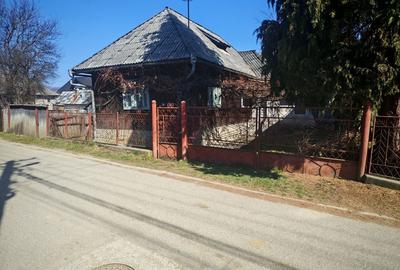 Casă cu 4 camere în Dragomirești - 1