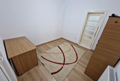 Spațiu comercial, de 120 mp, în Central - 4