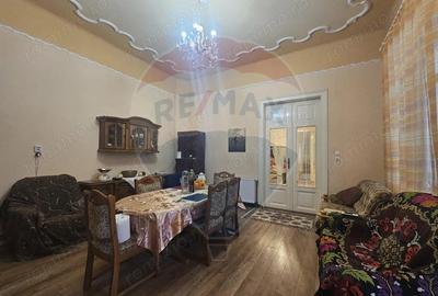 Casă cu 4 camere cu Teren 265 Mp în Central - 4