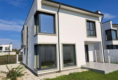 Casă individuală cu 4 camere în Vest