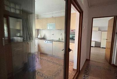 Apartament cu 2 camere decomandat în Lacul Tei - 2