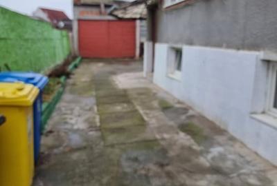 Proprietate spre vanzare,  formata din 2 case suprafata totala 440 mp - 2
