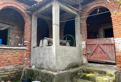 Honorici, Casa Cu Teren, 230 Mp. Suprafata construita, 1.700 Mp. Suprafata teren - 7