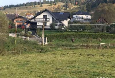 Teren de 8890 mp, în Central - 4
