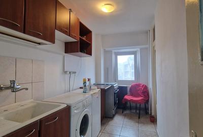 Nerva Traian - Mircea Voda - Garsoniera spatioasa - et 4 - vedere fata - 40 mp - 4