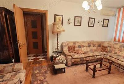 Apartament cu 2 camere semidecomandat, mobilat în Tei