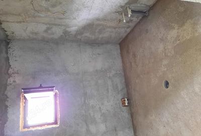 Casă cu 4 camere cu Teren 300 Mp în Căpățânești - 5