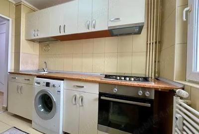 Apartament cu 3 camere decomandat în Berceni - 1