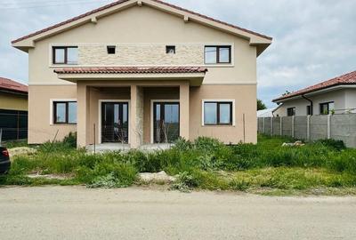 Casă cu 4 camere în Central - 10