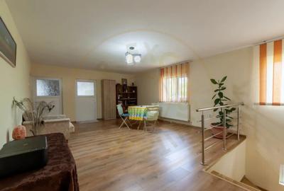 Casă cu 5 camere cu Teren 5000 Mp în Budeasa - 3