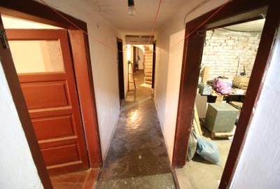 Casă individuală cu 4 camere cu Canalizare în Central - 16