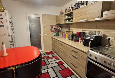 Apartament cu 3 camere decomandat în Dărmănești