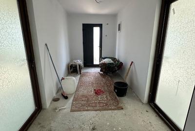 Casă cu 3 camere cu Teren 300 Mp în Central