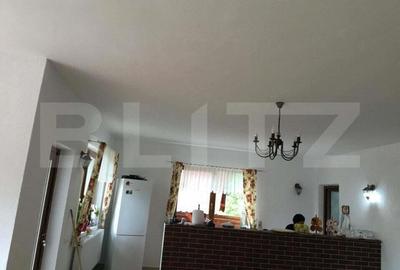 Casă cu 8 camere cu Teren 1500 Mp în Central - 6