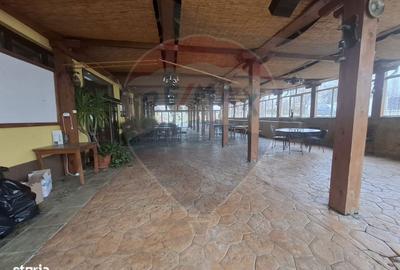 Spațiu comercial, de 1,300 mp, în Central - 1