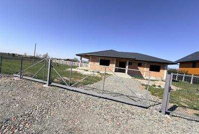 Casă cu 3 camere în Cătălina - 2