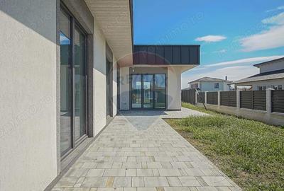 Casă cu 5 camere cu Teren 657 Mp în Hălchiu - 1