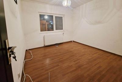 Apartament 3 camere - parter - zona 2 Cocosi, Micro 20 - 1